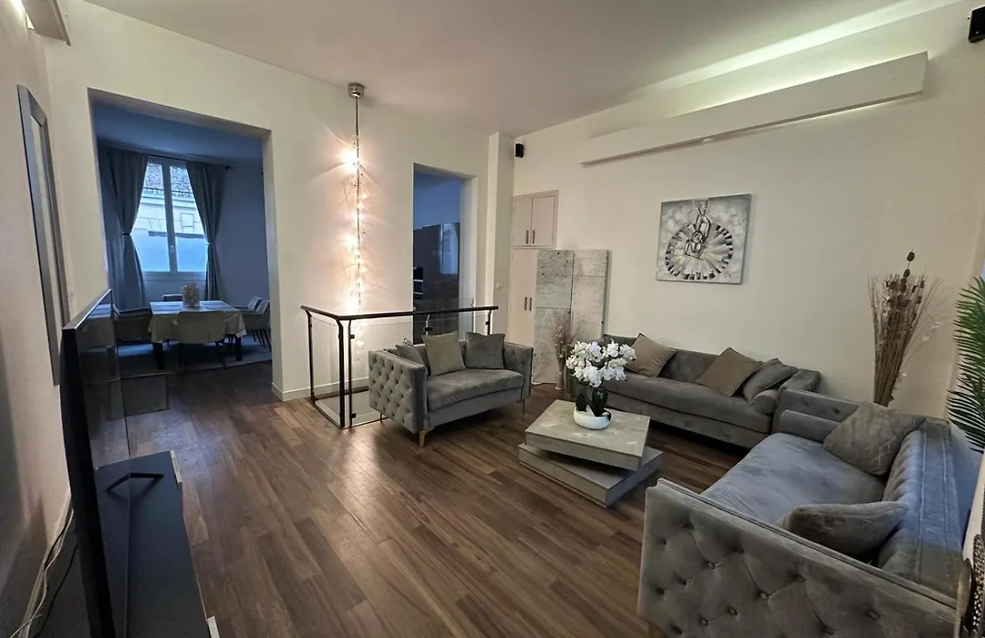 Les Champs Elysées-125m2 Modern&Spacious-1